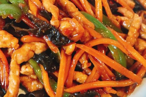 鱼香肉丝是什么肉 是猪肉制成 鱼香肉丝是什么肉 是猪肉制成