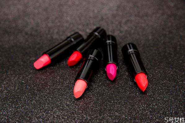 夏天口红容易化怎么办 口红为什么会化掉 夏天口红容易化怎么办 口红为什么会化掉