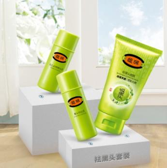 去角质膏能去黑头吗？