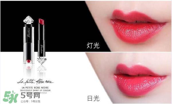 娇兰小黑裙唇膏口红021试色 娇兰小黑裙021试色图