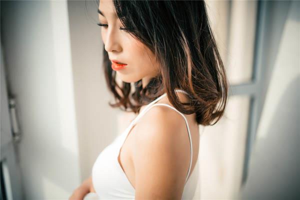 掉头发很厉害怎么办 掉头发和脱发有什么区别