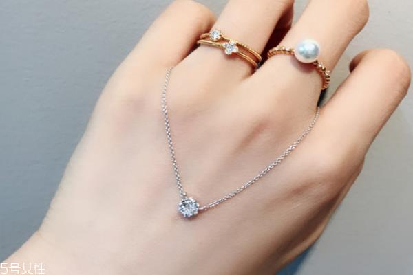 钻石项链有什么寓意 送给最爱的人 钻石项链有什么寓意 送给最爱的人