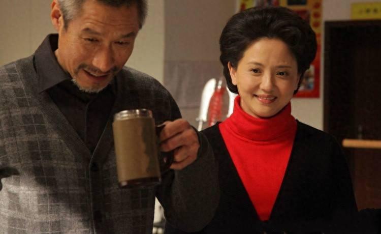 比祁同伟大10岁的梁璐,其实是位妈妈专业户,演技的确了得