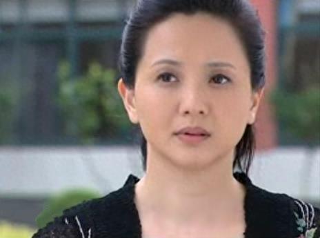 比祁同伟大10岁的梁璐,其实是位妈妈专业户,演技的确了得