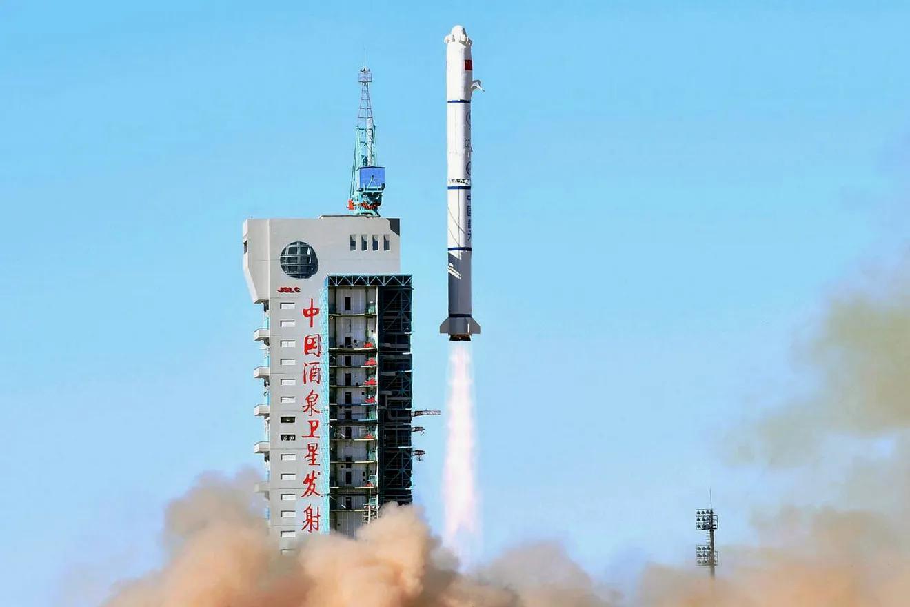 长征二号捆绑式运载火箭发射成功。