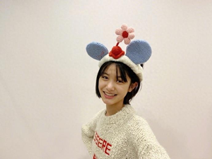 双马尾女孩张籽沐剪短发了，另一种风格，你喜欢长发还是短发的她