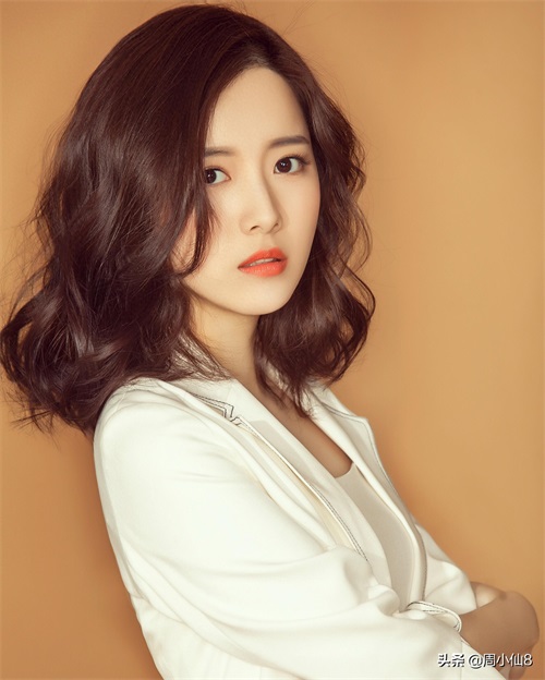 冯丽丽，影视女演员，被誉为“气质女神”