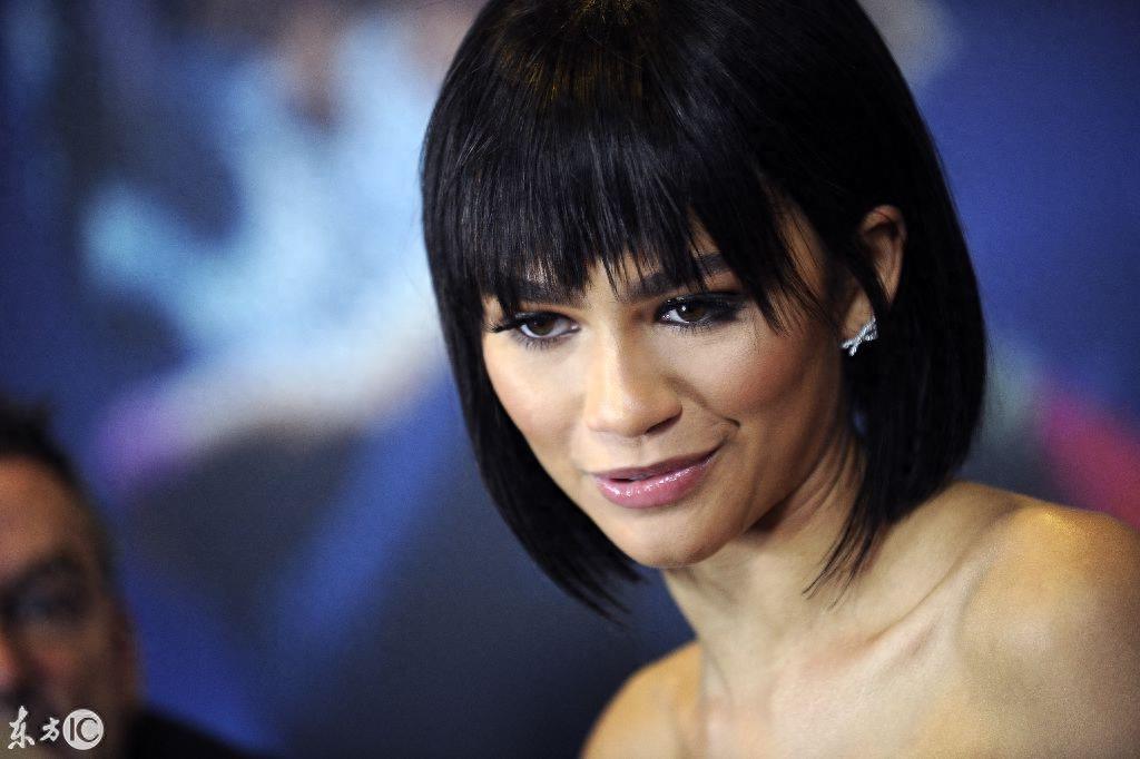 她是《蜘蛛侠:英雄归来》中的Michelle,混血美貌让人过目不忘