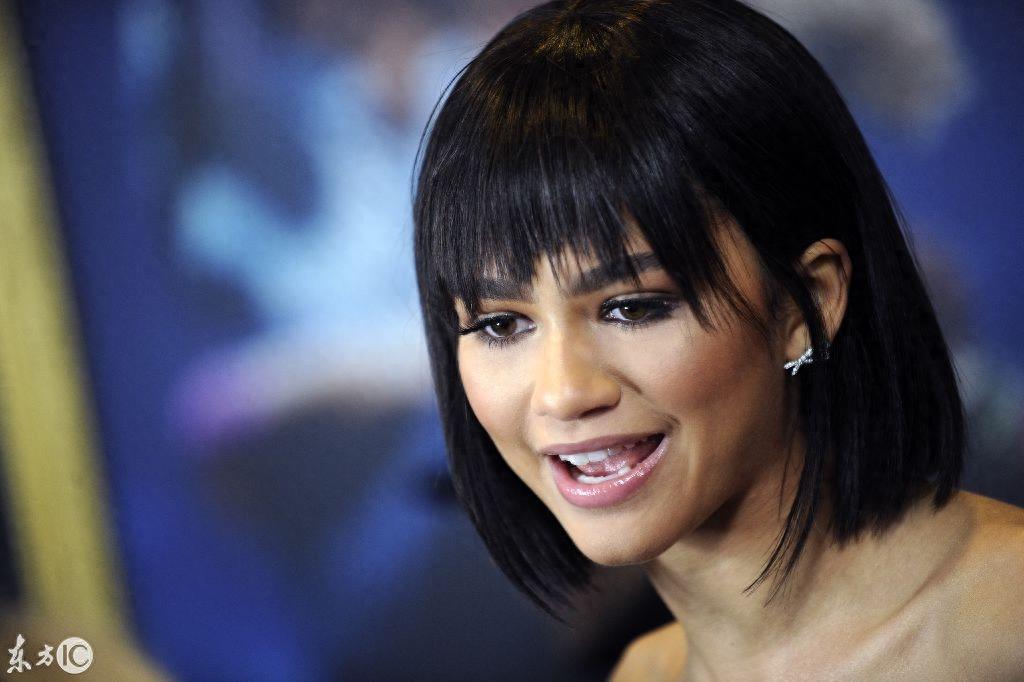 她是《蜘蛛侠:英雄归来》中的Michelle,混血美貌让人过目不忘